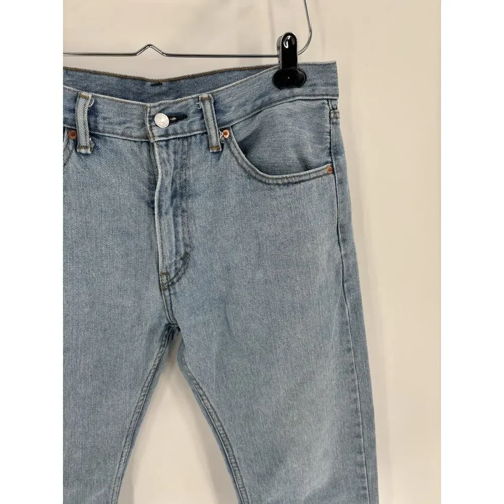 Levi’s Jeans 505 Mens 32x30 Blue Light Wash Denim Straight Leg Logo Patch